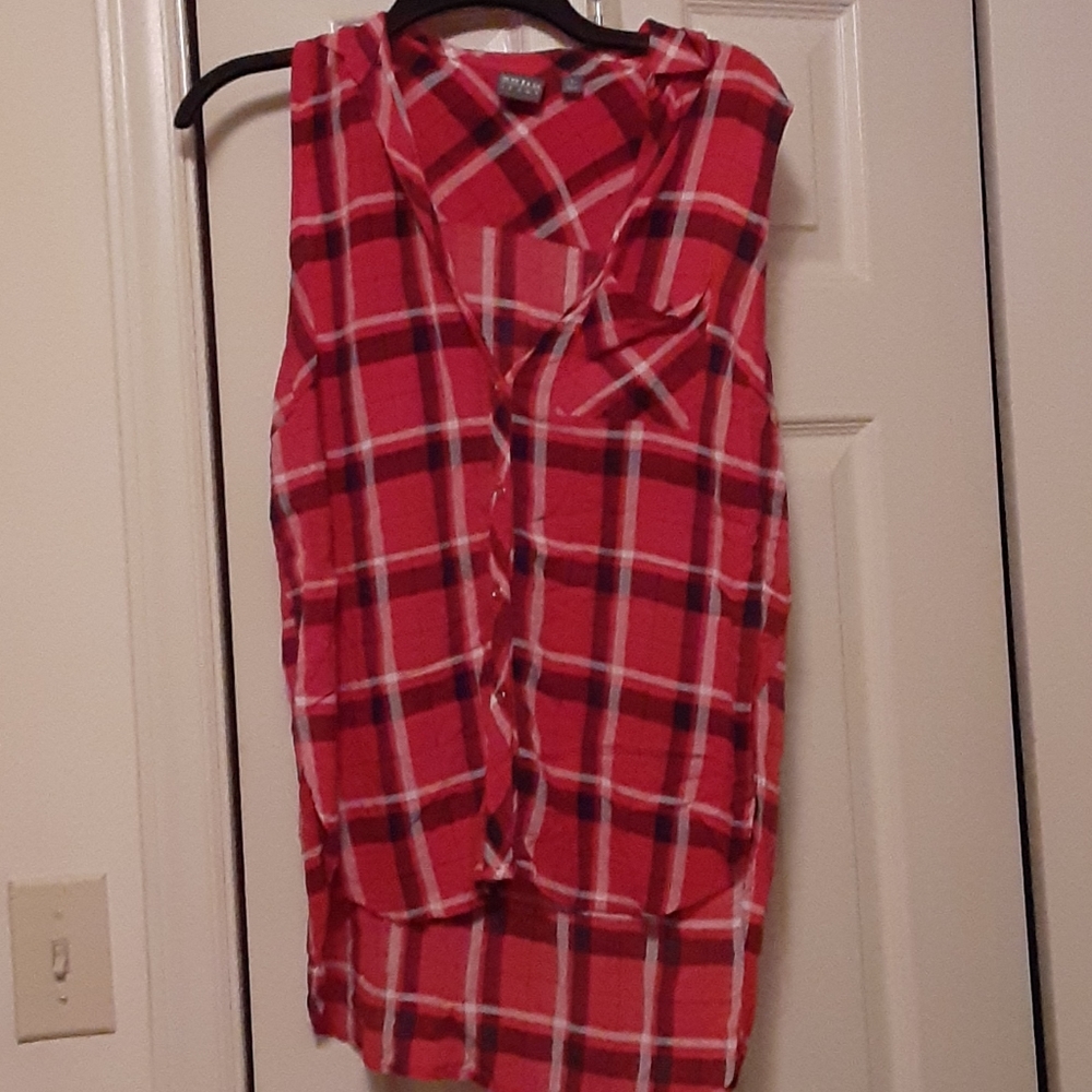 Sleeveless NY&C blouse